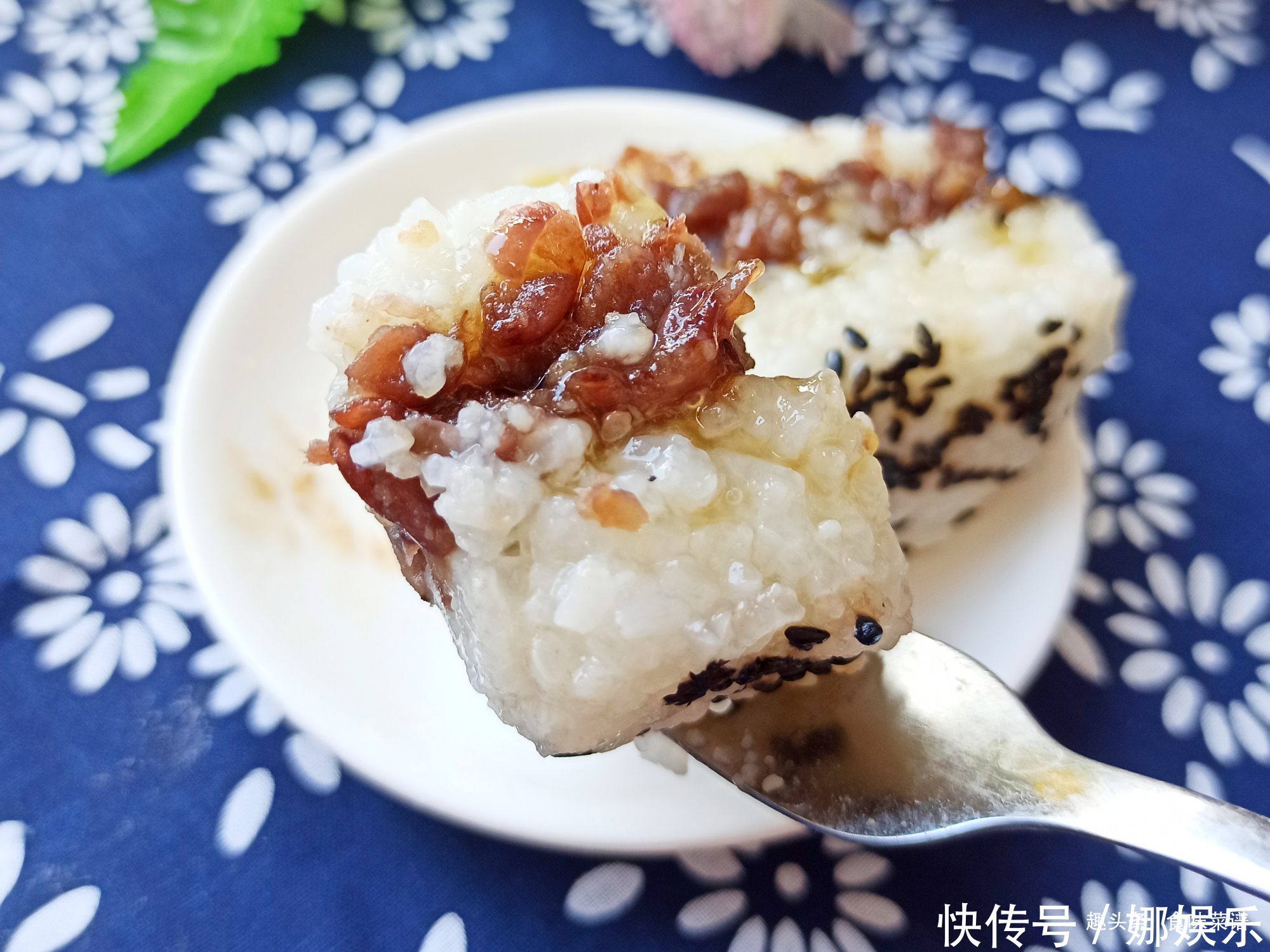 1碗糯米1碗红豆,教你软糯香甜的糯米糕,做法简单,孩子最喜欢吃