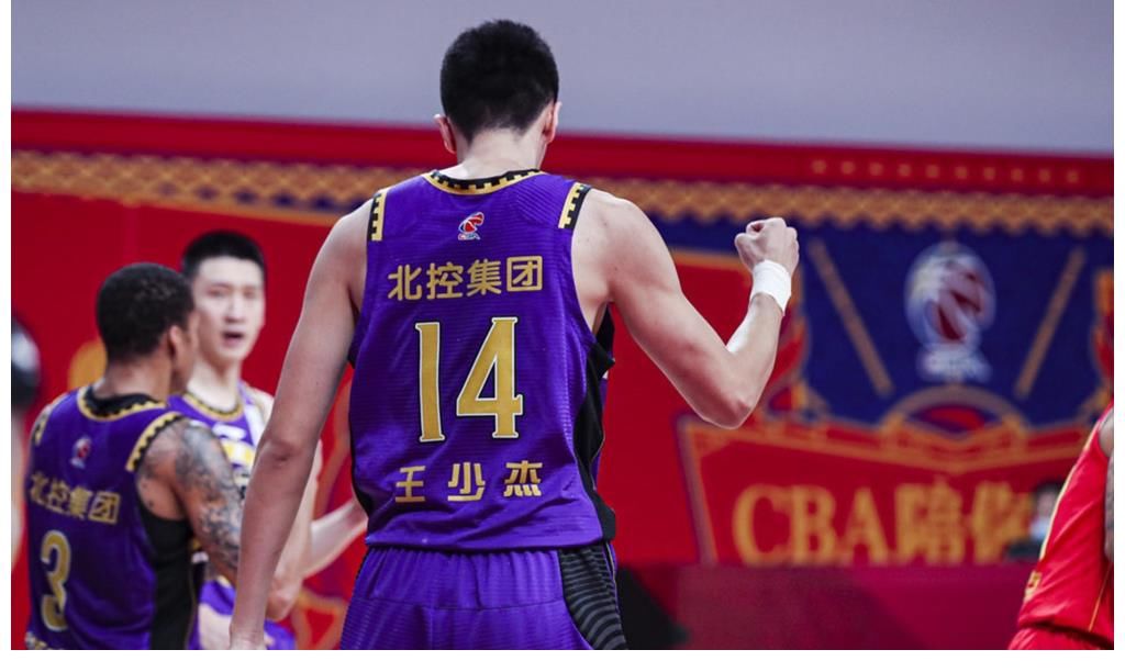 霍楠|下一个北控男篮？场均6+2也能拿到顶薪，新疆男篮真有眼光