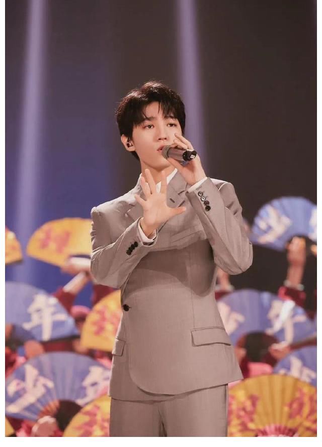 杨千嬅|一张湾区升明月节目单，引发那么多同台，TFBOYS，王菲谢霆锋等