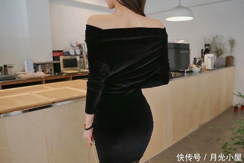 黑色丝绒连衣裙,让你轻松从学生转变为职场女达人。