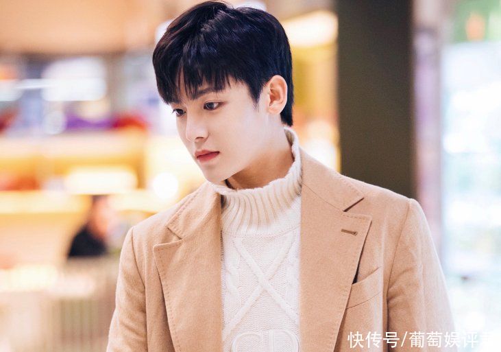 首档恋爱幻想真人秀来袭，赵小棠侯明昊加盟，看见金晨不淡定了