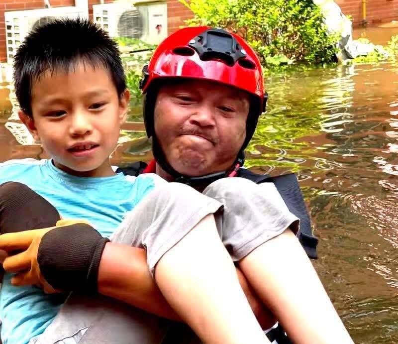 河南|一位安徽赴河南抗洪救灾志愿者的三次流泪