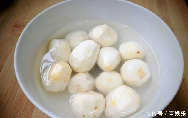 红豆和它天生一对,早晚喝点,排出体内湿气、毒素,体重更轻了