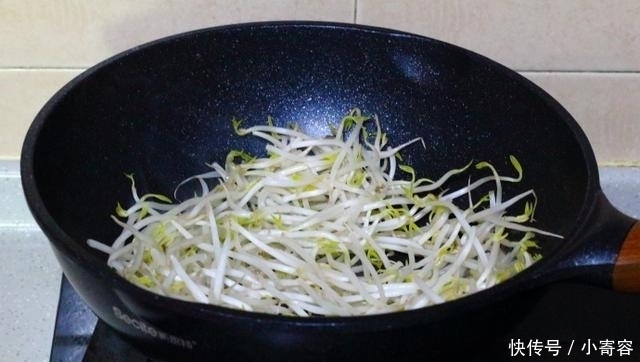 晒晒我家晚餐,3人3菜1主食,荤素搭配,粗细粮混搭,营养更均衡