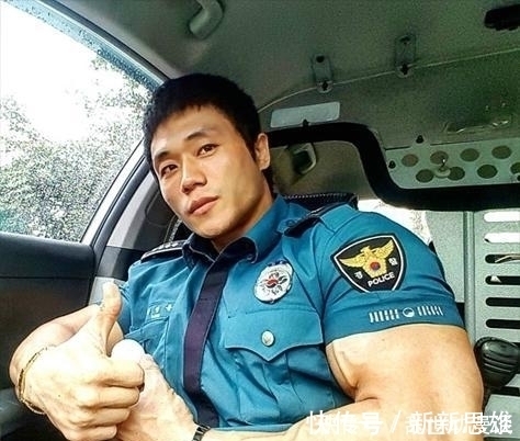 身材|韩国硬汉健身17年，发达肌肉凶狠无比，但在女儿面前化身柔情奶爸