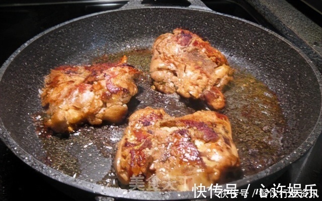 八角|在家不知道吃什么，香煎鸡腿，跟我学这道菜让你吃到撑