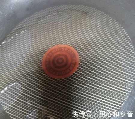 快手香煎葱蛋馒头片！