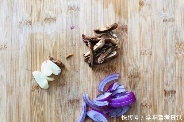 马铃薯|吃1个它,相当于吃了4个苹果,6个梨,1块钱一斤,家家都有!