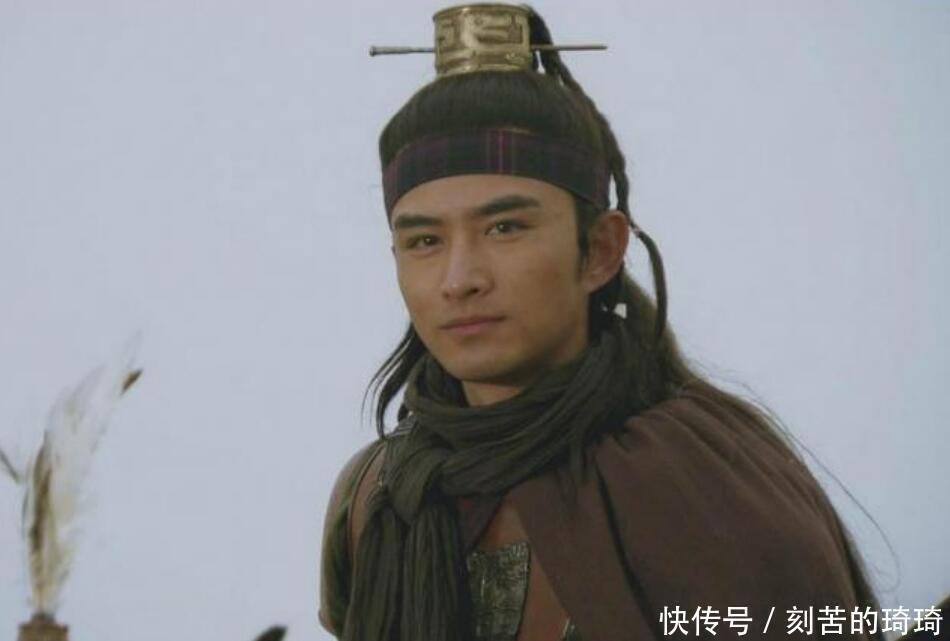 张清先!张清敢打得鲁智深头破血流,为何却不敢惹武松?你瞧武松多了啥