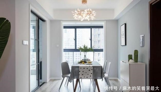 衣柜|三口人的132㎡北欧风豪宅,餐厅靠窗,进门是厅,玄关是亮点!