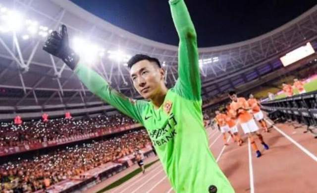 李霄鹏|李铁国足“最大水货”合同到期:遭武汉队放弃,正寻找下家!