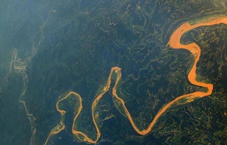 龙脉|刘伯温奉命斩断99条龙脉，为何放过了长白山这条？说出来你别不信