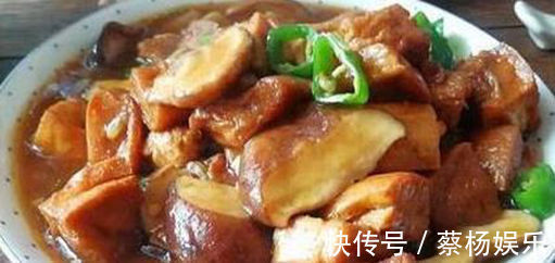 豆腐块|美食推荐:蒜蓉辣酱烧排骨,香菇烧豆腐,辣椒烧豆腐,老妈鲫鱼