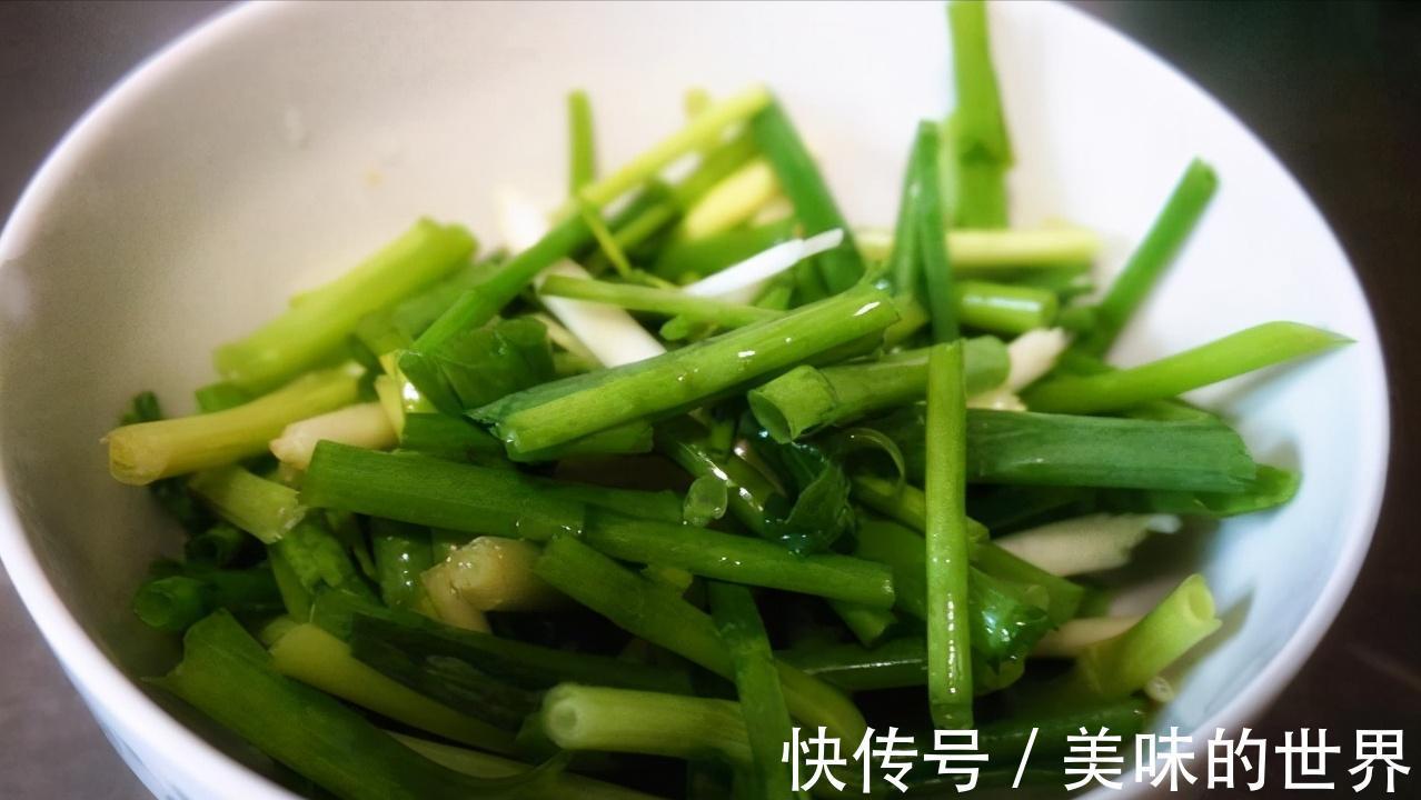 蒜瓣|懒人版的葱油拌面,葱香味十足,吃一口就停不下了