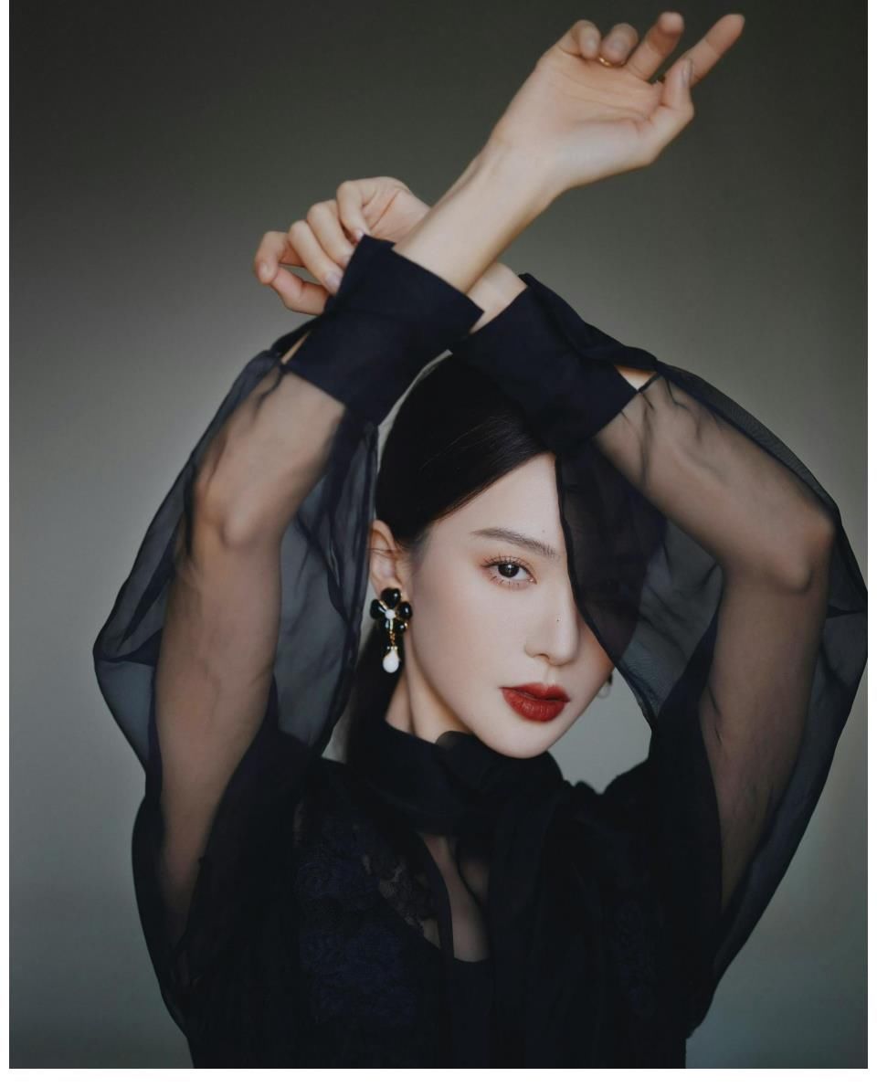 美丽的@金晨 在《舞蹈生》总决赛的导师秀上又惊艳了全场！