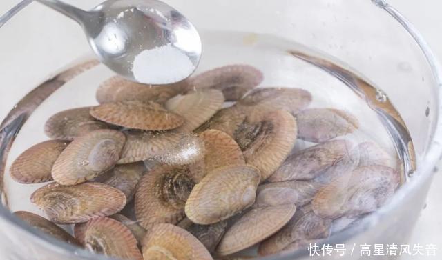 搞定|蛤蜊酿虾滑做法,简单一蒸香绝了,不会做菜的人都能搞定