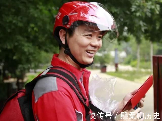 快递公司|还记得京东1号快递员刘强东曾给买房承诺，如今实现了吗