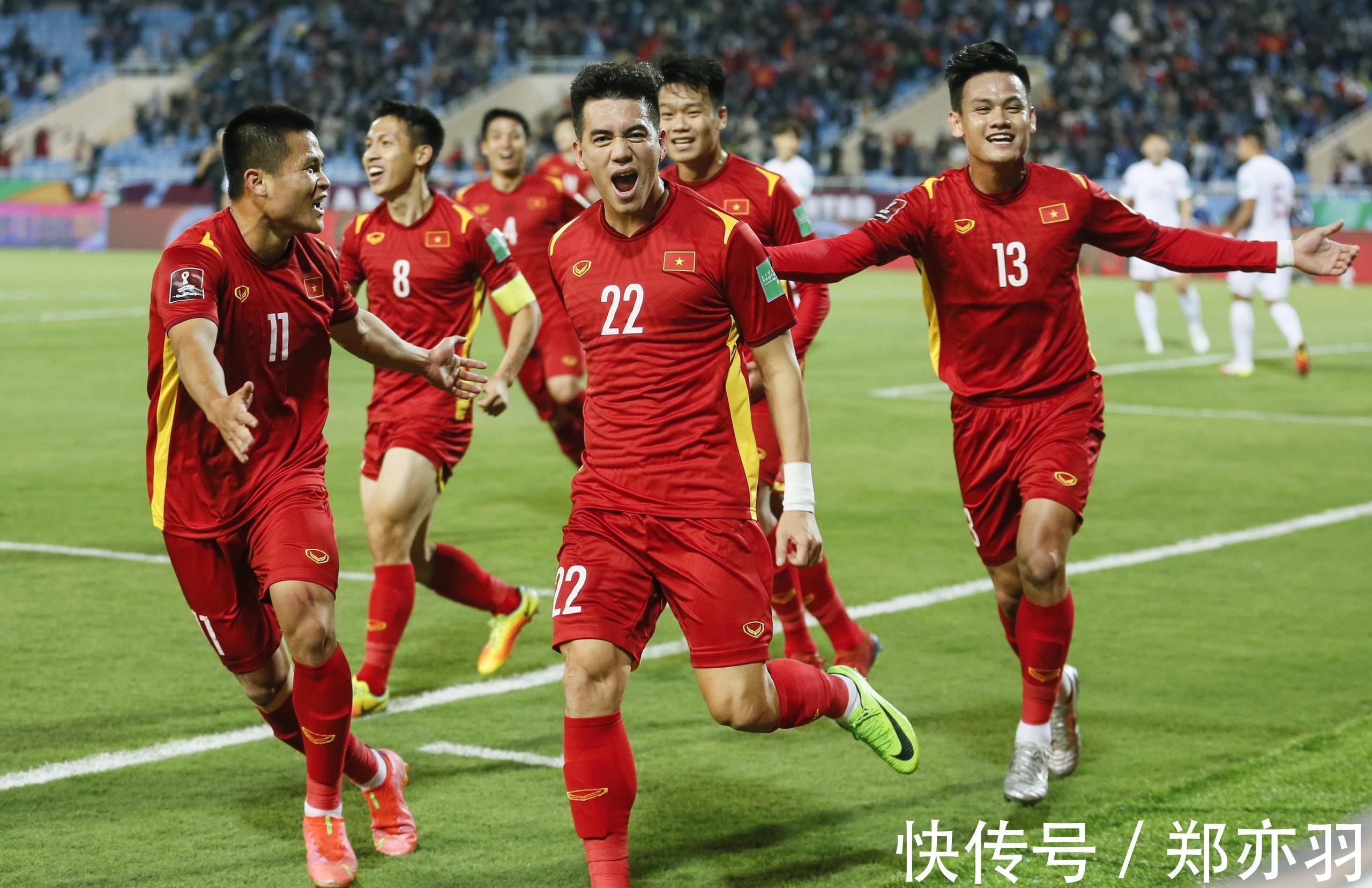 卡塔尔世界杯|范志毅表情包刷屏!国足1-3越南,彻底无缘卡塔尔世界杯