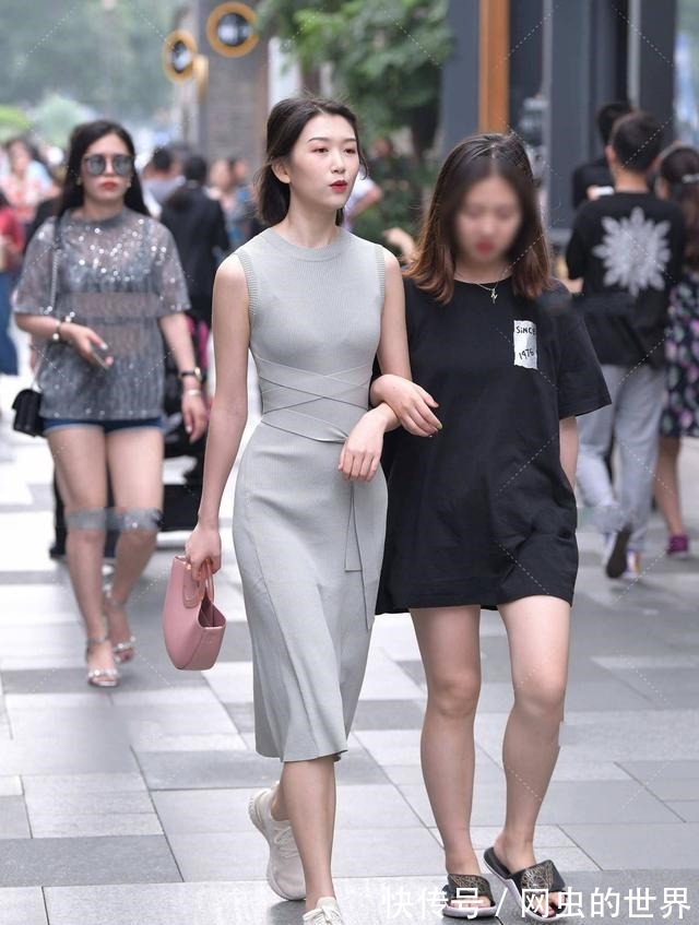 连衣裙 一件灰色的连衣裙,温柔而优雅,很容易比得上黑色的连衣裙!