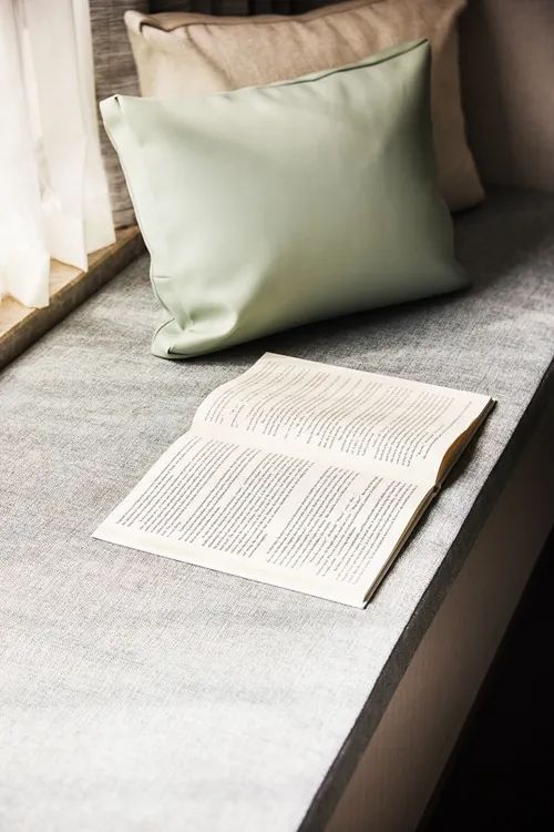 舒适|168㎡现代艺术宅,摈弃繁杂与浮夸,轻盈舒适的设计