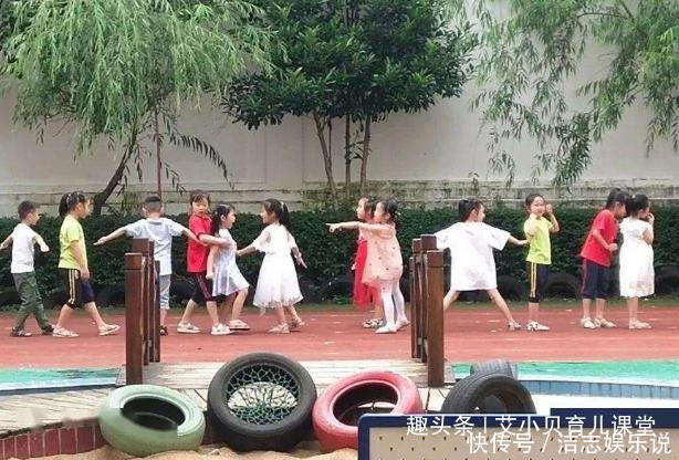 行为|幼儿园老师坦言,最讨厌父母“接娃放学”的3种行为,你也许做过