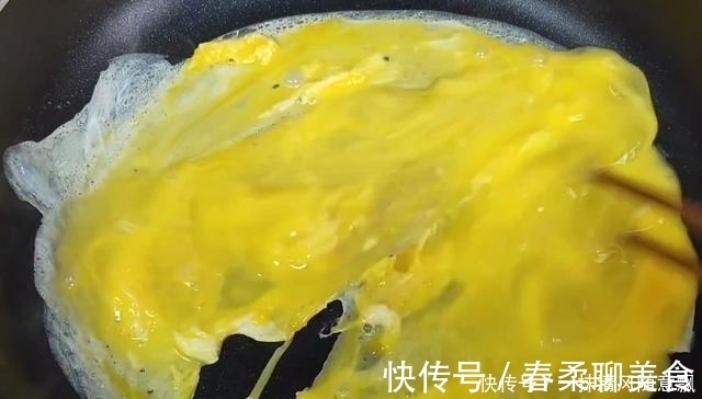 懒人春卷做法不和面,不揉面,15分钟做一锅,酥脆又鲜香