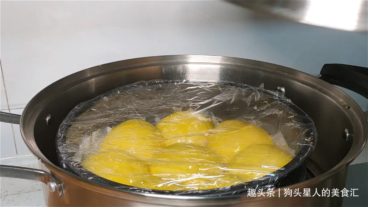 电饭煲|1碗面粉2个鸡蛋，教你在家做面包，不用烤不用电饭煲，拉丝又松软