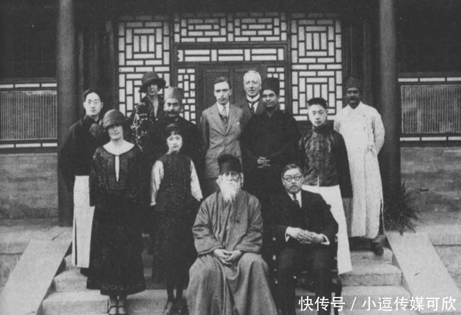 凌淑华|第一位获得诺贝尔文学奖的女子,称曾追求过徐志摩,可惜没有圆梦