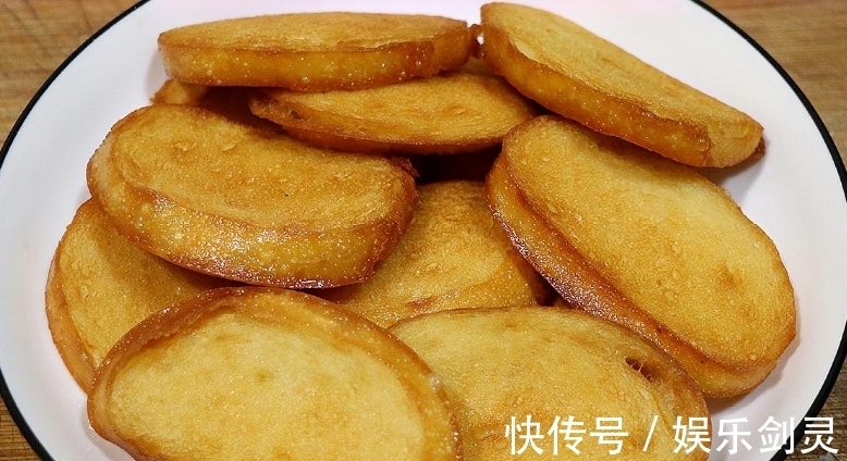 蛋液|炸馒头片,不要裹蛋液,巧用一个料,馒头片更酥脆,吃着不油腻