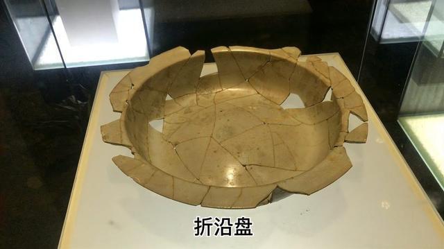 花尔楼遗址出土五件青铜器,其中一件青铜俎,为何悬着两个铃铛