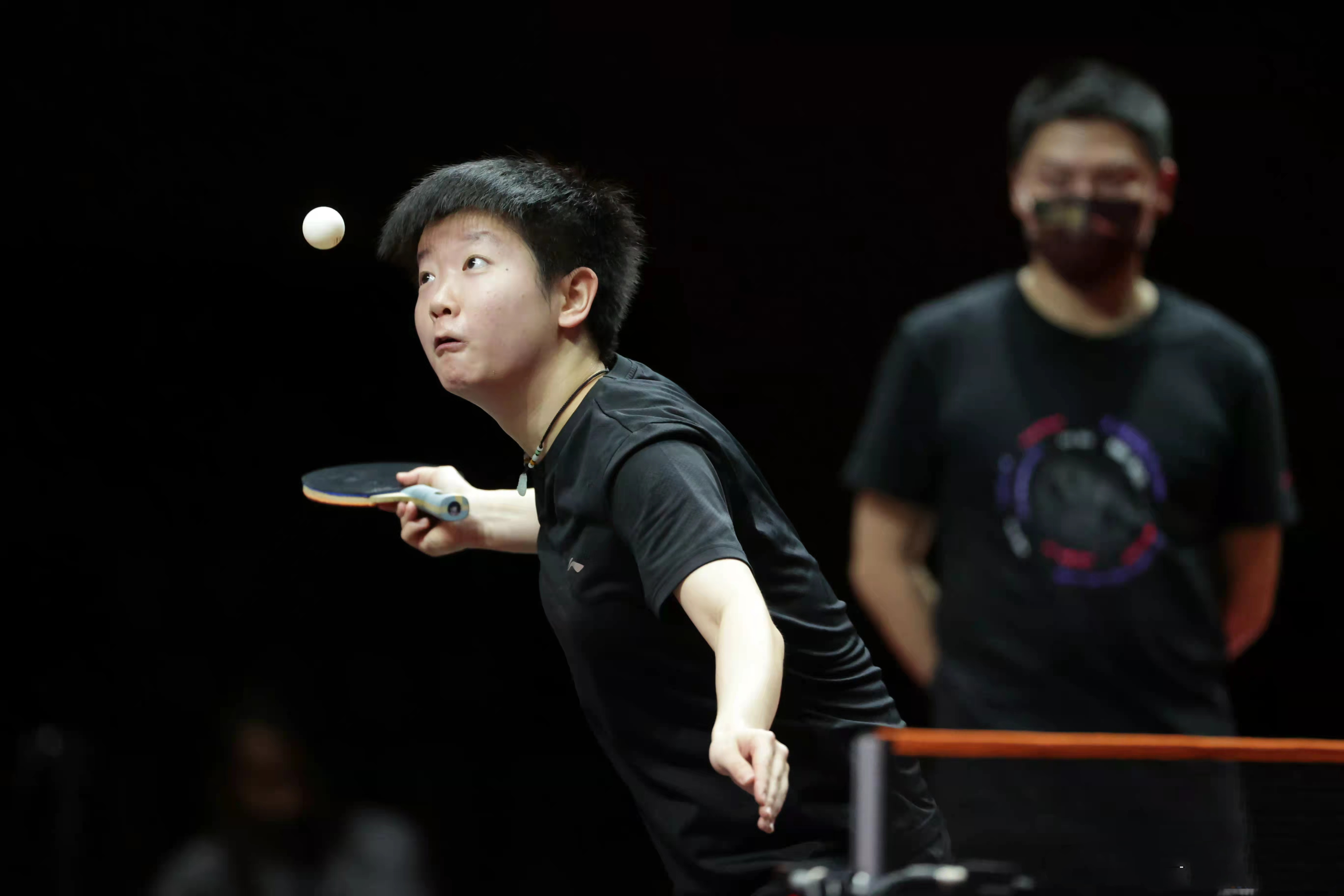 莎莎|孫穎莎教練抵達(dá)新加坡，指導(dǎo)莎莎備戰(zhàn)世界杯決賽，劉國(guó)梁有眼光