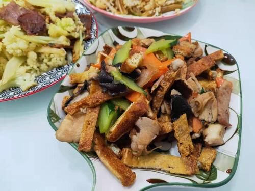  年夜饭，大鱼大肉太油腻，6样“吉祥素菜”要上桌，美好寓意给你