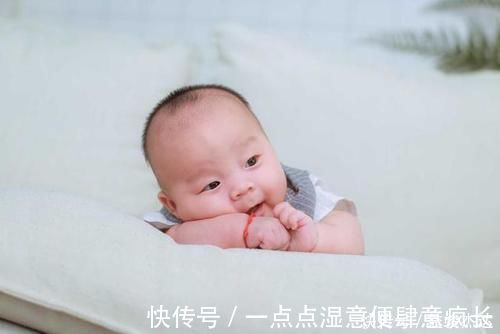 父母|100天是宝宝成长的“分水岭”,掌握这5个变化,父母带娃更轻松