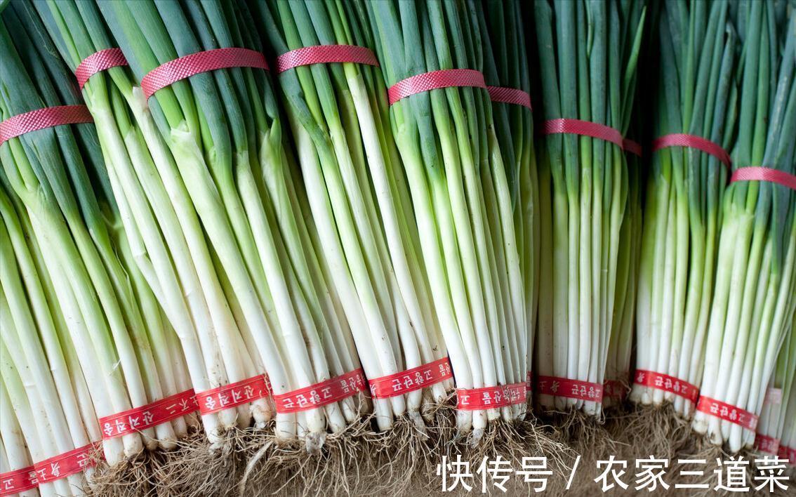 买回来的大葱,别随便放在地上,教你保存技巧,放半年都很新鲜