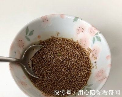 鸡胸肉|适合夏天的五彩凉拌鸡丝鱼面,低脂低卡,清爽好吃不油腻