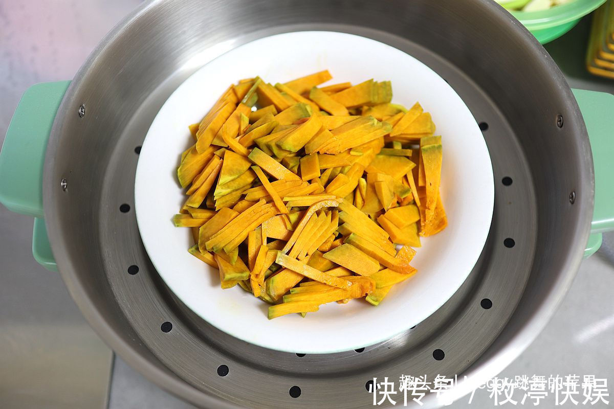 香甜|只需一次发酵的南瓜刀切馒头，全程节省60分钟，香甜暄软真漂亮