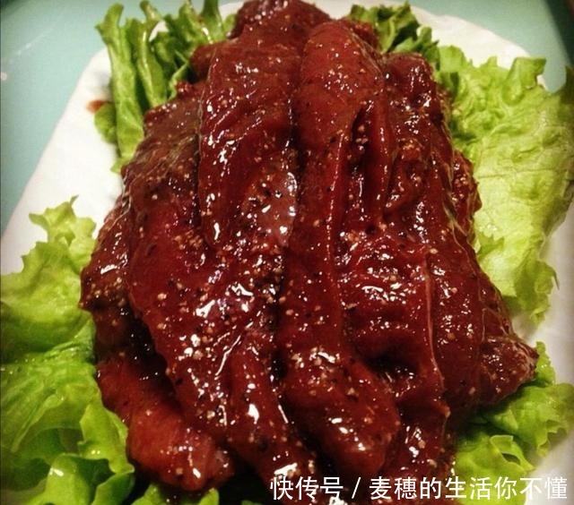 吃鸵鸟肉的人不多,为啥还那么多人养原来还有这些用途