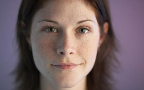 面部|肝不好先看脸?医生坦言:面部有3种表现,或是肝病预兆,别忽视