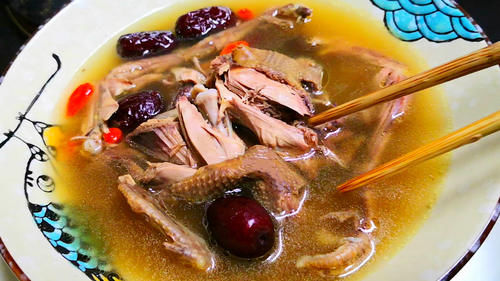 冬天，喝鸡汤羊汤不如喝这汤，营养极高，再贵也要吃，太香了！