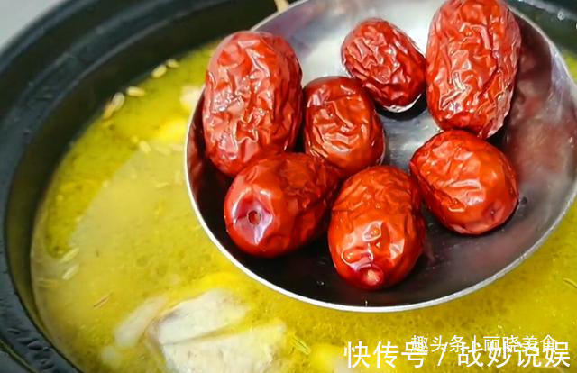 鸡肉|炖鸡汤,切记“三放”“三不放”的小窍门,汤鲜味美,好喝无腥味
