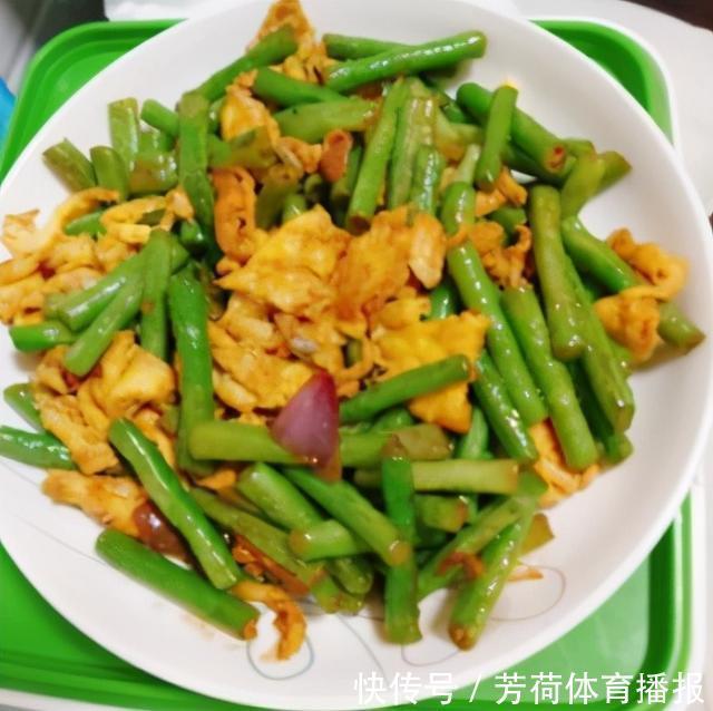 鸡蛋|一把豆角2个鸡蛋,外婆教我老式炒豆角做法,隔三差五吃一次,香