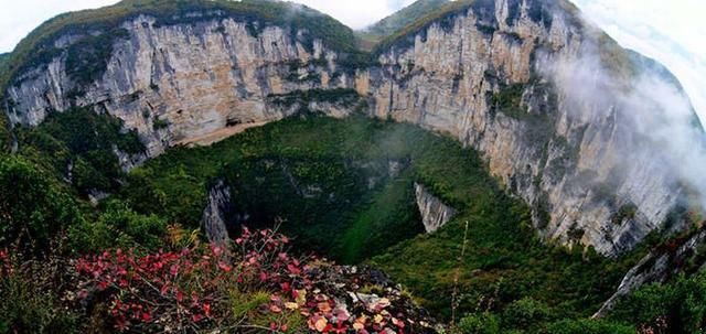 最大的天坑，就位于国内的这座小城，游客见了无不赞叹