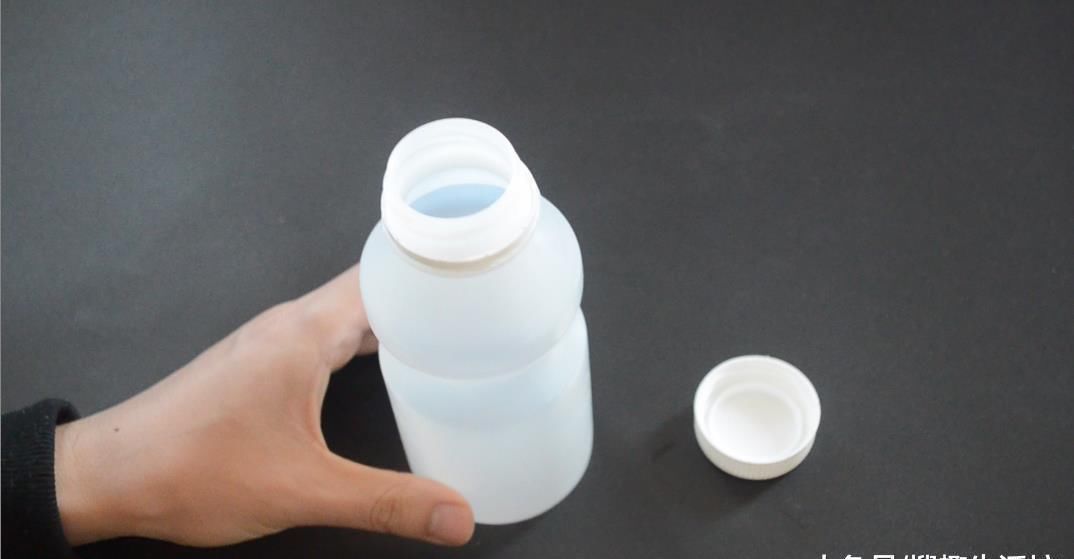 塑料瓶|衣柜里面挂一个塑料瓶, 没想到作用这么大, 看完你会感谢我的