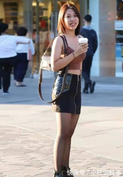 小女孩 吊带搭配皮黑丝短裙,俏皮可爱,层次分明