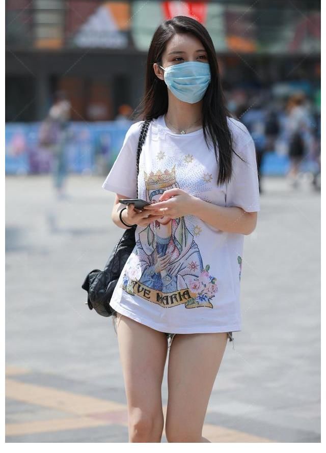 大长腿|大码T恤配短裤，穿出大长腿的美，简约时尚又清爽，很好看