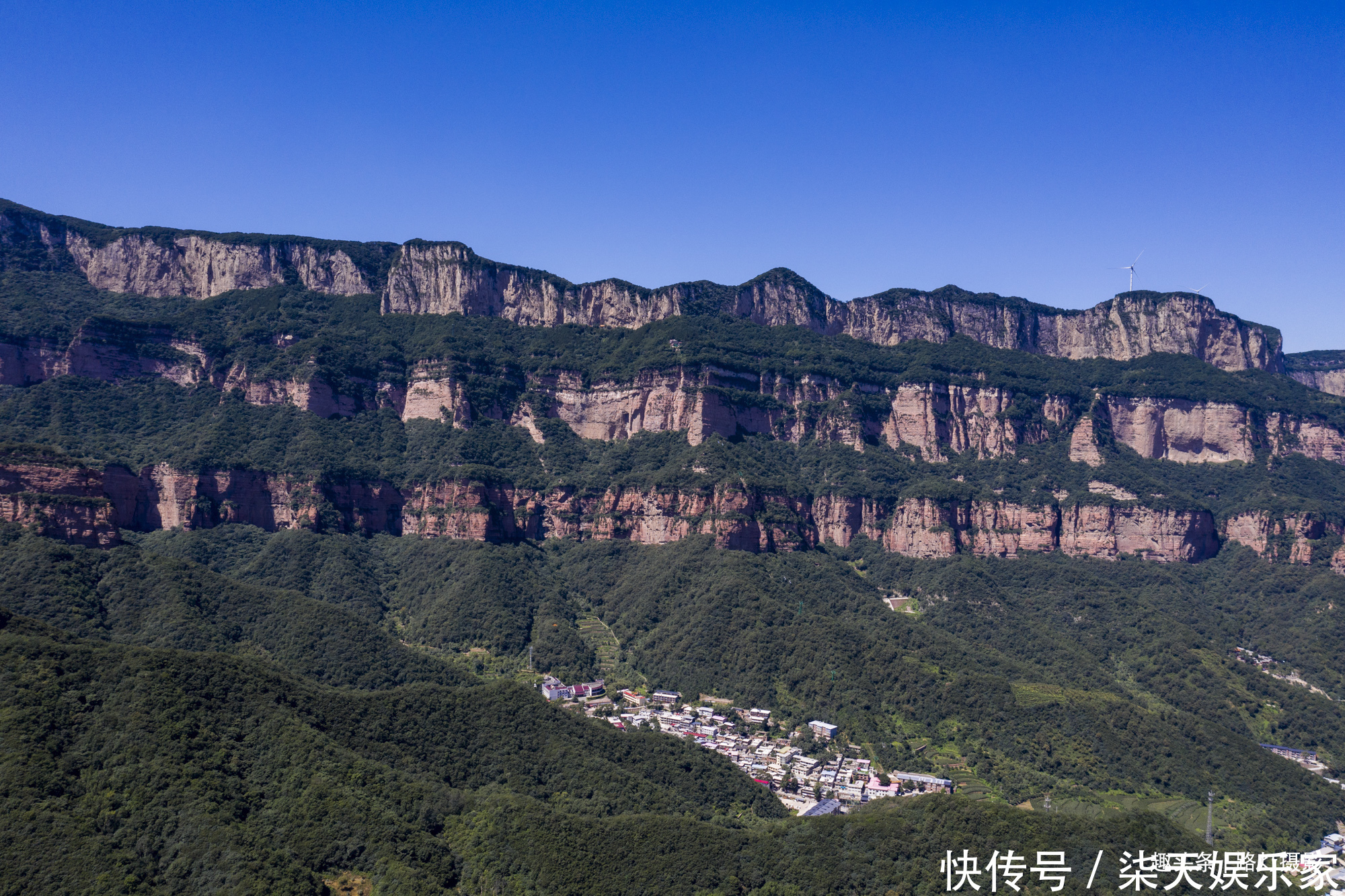 回音壁|河北有处避暑胜地“纸糊套”，绝壁深林别有洞天，还藏着世界之最