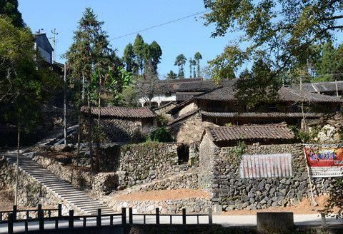 均路古村，石阶石屋中藏着《温州一家人》故事