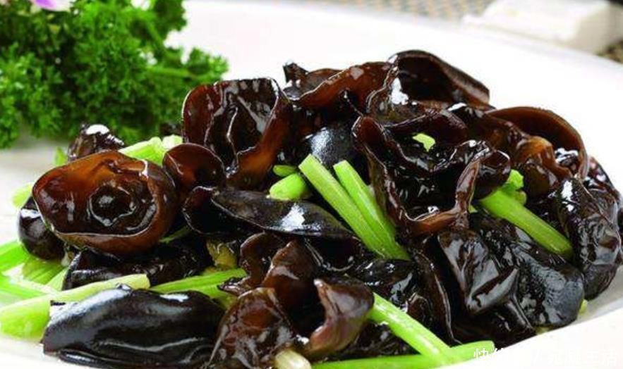 芹菜|这菜吃一个月了,体重回到怀孕前,坚持吃,体重不超100斤