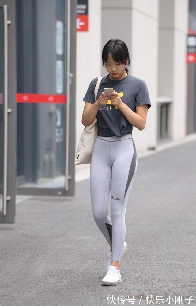 领口 文艺清新的鲨鱼裤穿搭更加吸睛夺目,舒适大方又显气质,清爽舒适