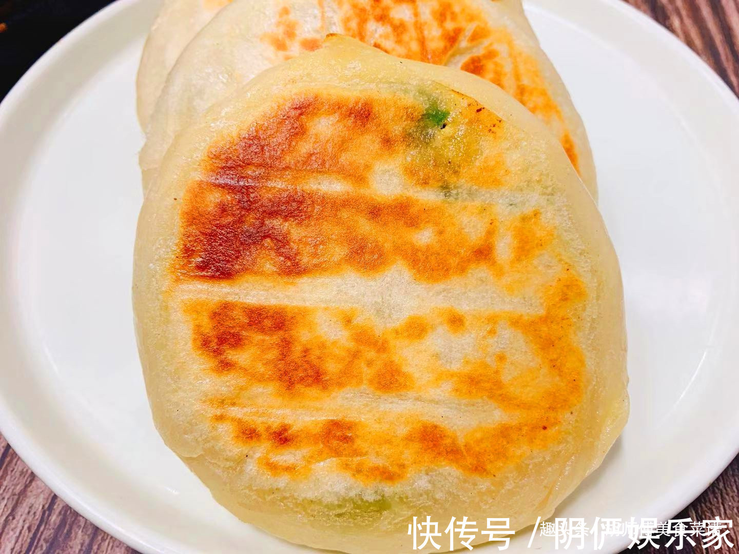 做韭菜盒子时,直接和面是大错特错!少了1步,难怪皮又硬又厚